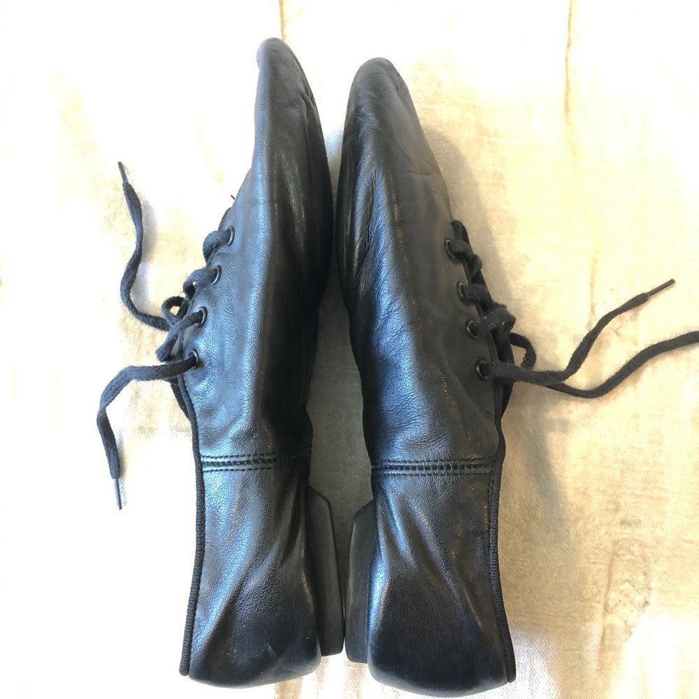 Capezio Black Lace Leather Split-Sole Jazz Shoe